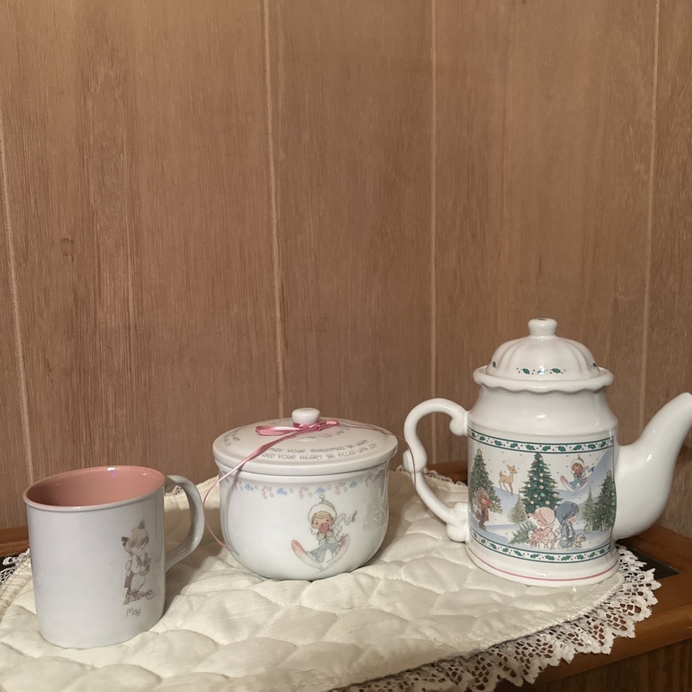 Precious Moments Tea Pot mug and‎ lidded bowl.
